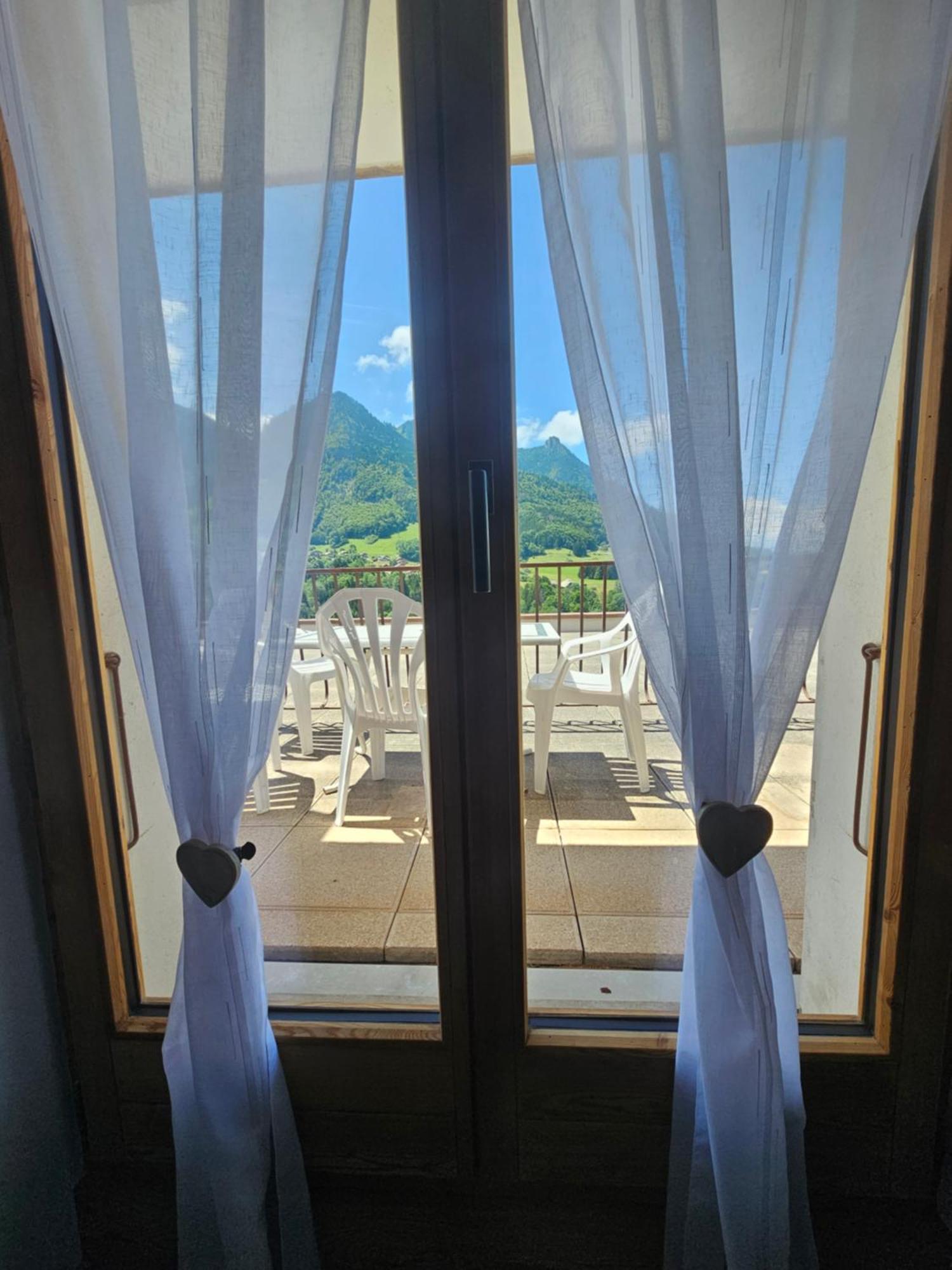 Hotel Plein Soleil Vacheresse Buitenkant foto